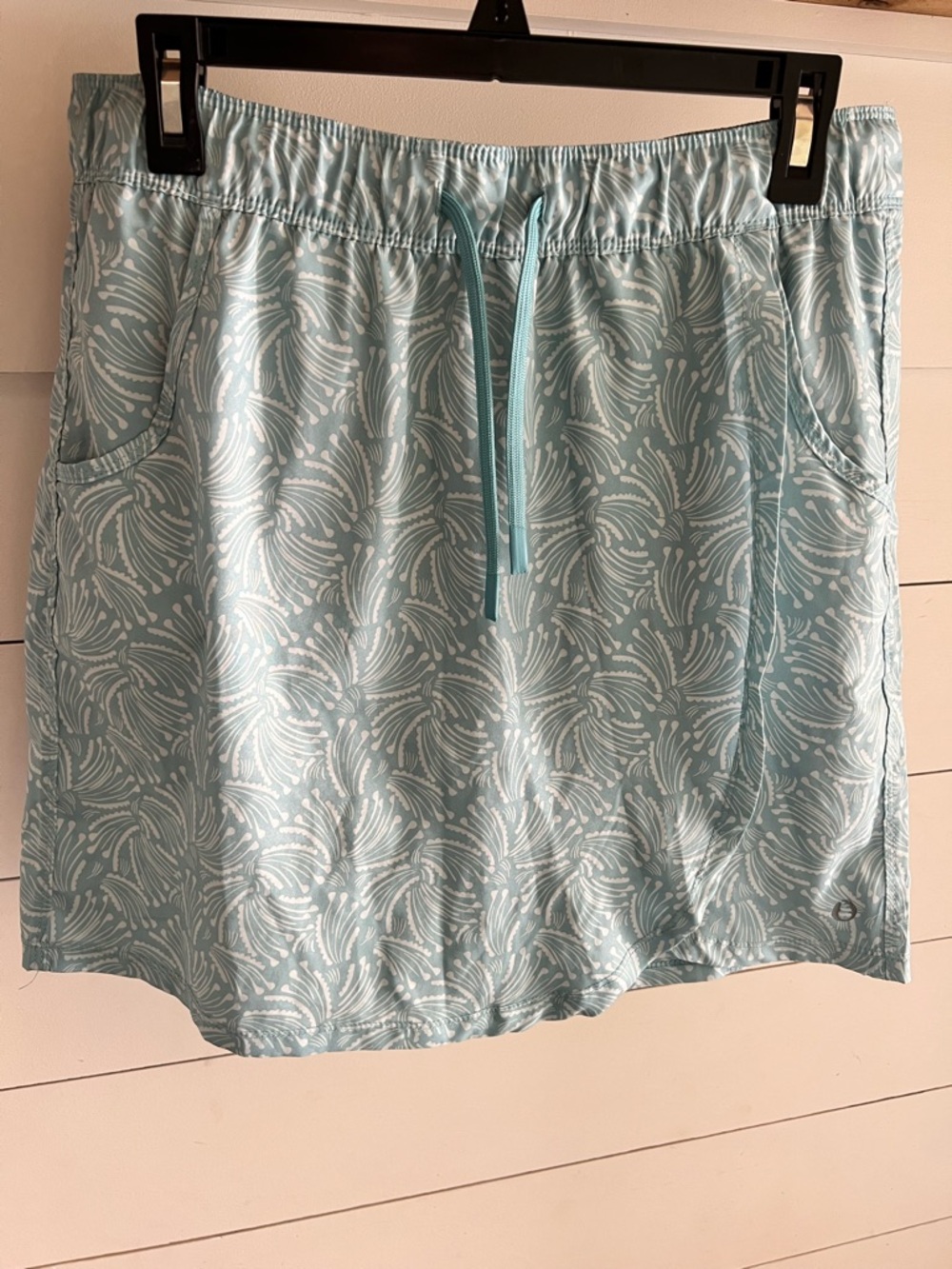 The American Outdoorsman for Women Light Blue Patterned Drawstring Skort- Large
